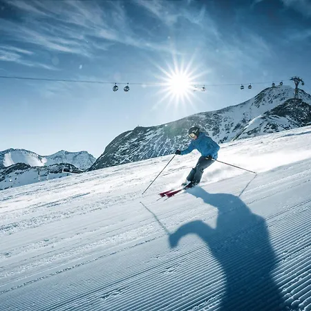 Ξενοδοχείο με διαμερίσματα Alpenparks & Orgler 4*