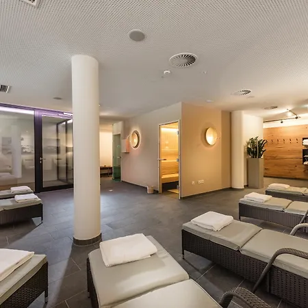 Alpenparks & Orgler Hotel apartamentowy 4*